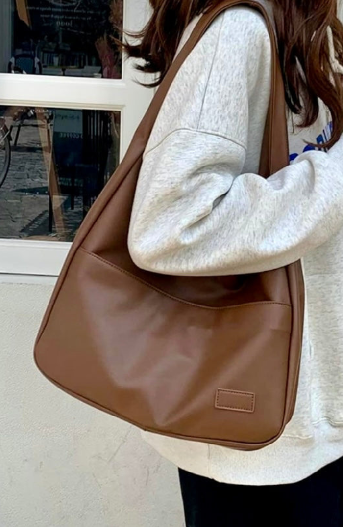 ANNE | Essential shoulder bag